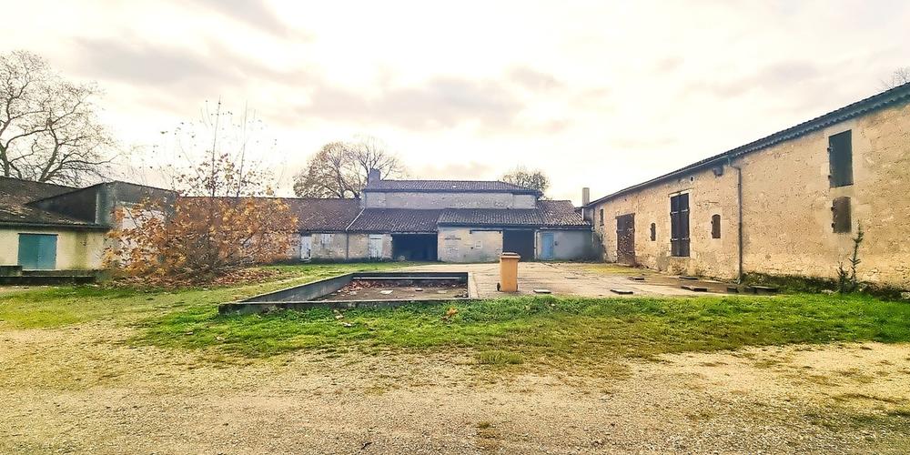 découvrez tout ce que vous devez savoir sur la toiture commune en 2025 : tendances, matériaux innovants, réglementations en vigueur et conseils pratiques pour optimiser l'isolation et l'esthétique de votre bâtiment.