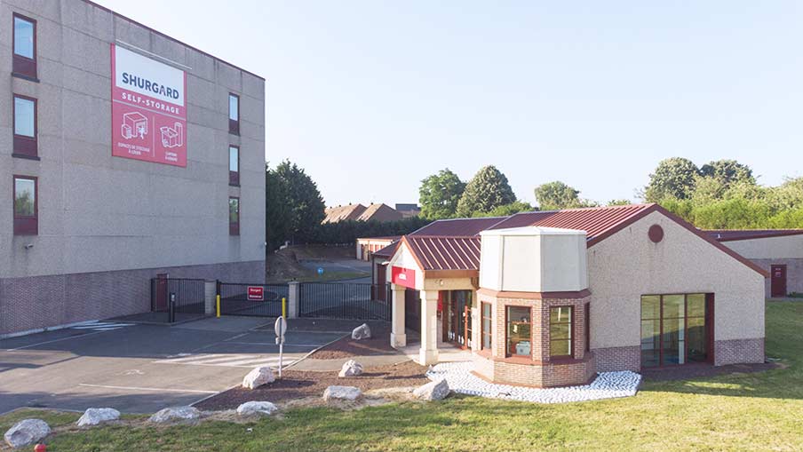 découvrez nos solutions de box de stockage à lille : sécurité, flexibilité et accès facile pour entreposer vos biens en toute tranquillité. votre espace de stockage sur-mesure au meilleur prix !