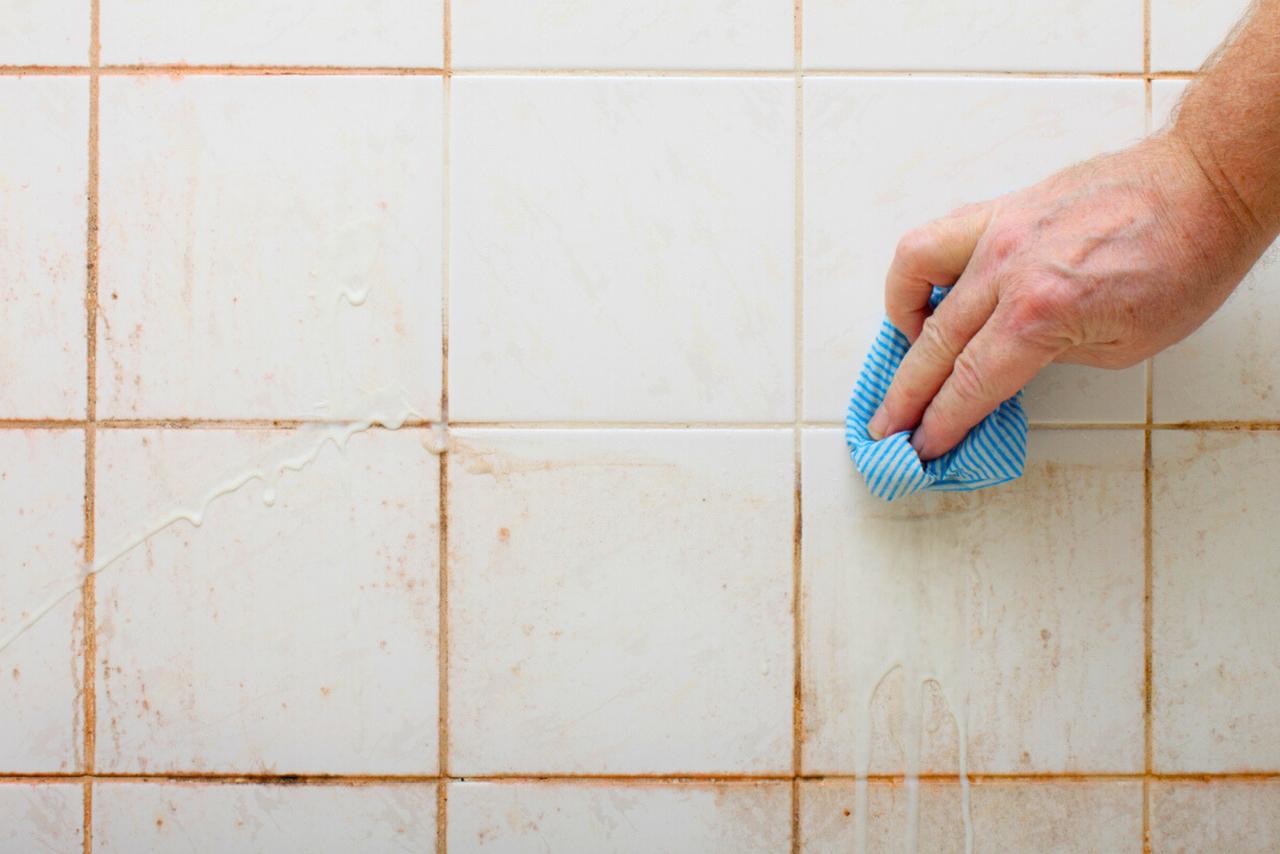 découvrez comment redonner de l’éclat aux joints de votre douche grâce à nos conseils pratiques et astuces efficaces pour un nettoyage durable et facile.